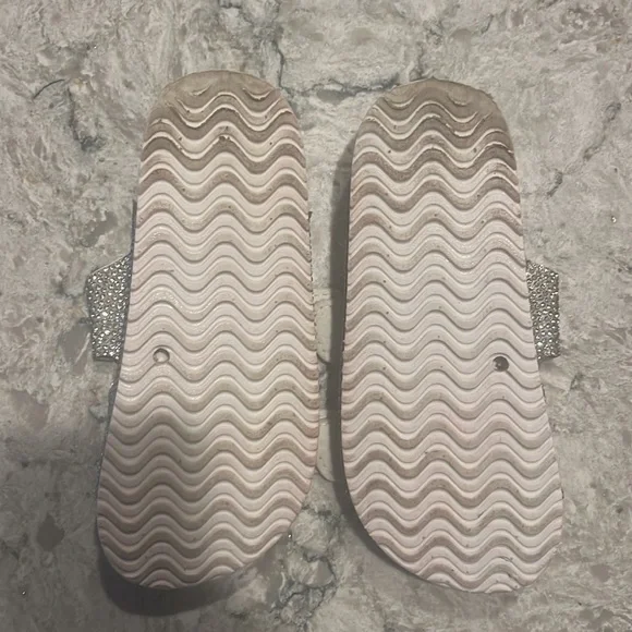 Steve Madden girls rhinestone sandals - Picture 8 of 10